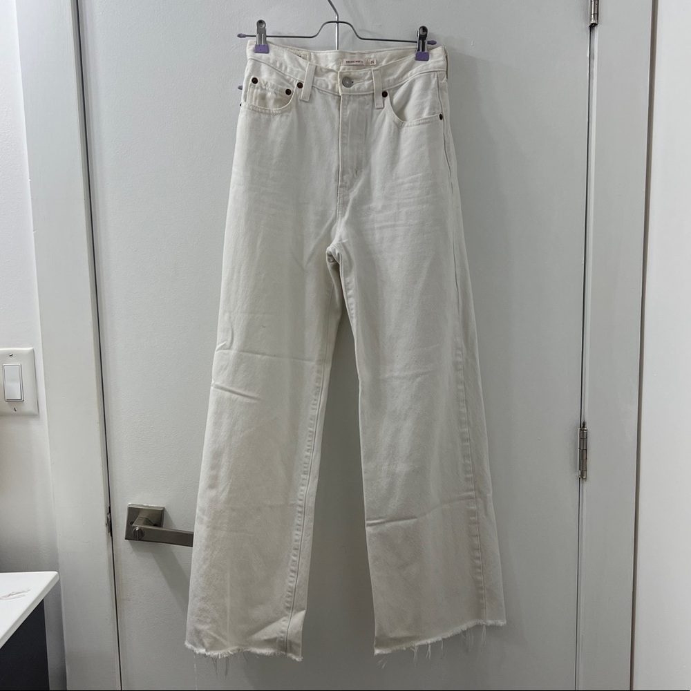 Levi’s White Ribcage Wide Leg Jeans